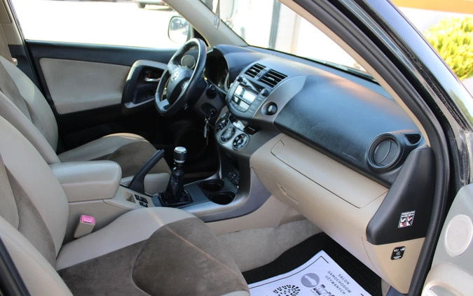 Toyota RAV4 cena 39900 przebieg: 274513, rok produkcji 2011 z Dukla małe 407